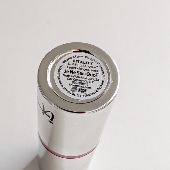 It Cosmetics JE NE SAIS QUOI Vitality Lip Flush Stain 4-in-1 Reviver 0.11 oz NEW - Picture 5 of 6